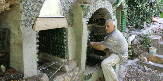 Binlerce şişe ile öyle bir şey yaptı ki!