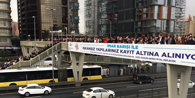 Binmek 40 inmek 20! Metrobüs'te izdiham