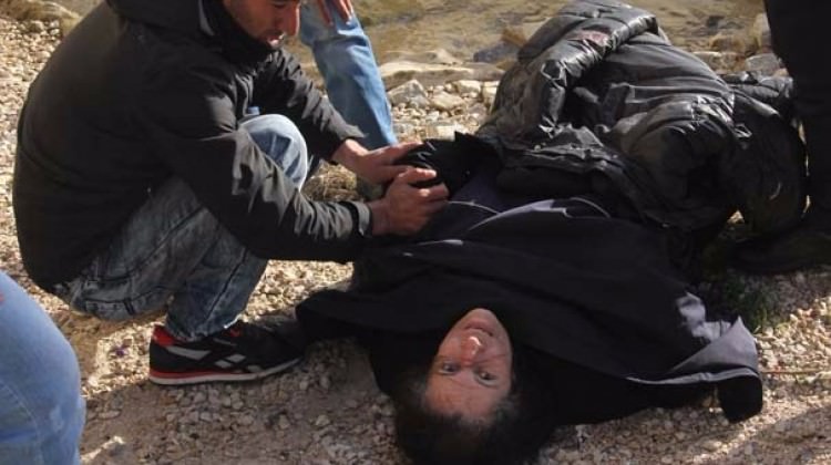 Bir an olsun elini bırakmadı!