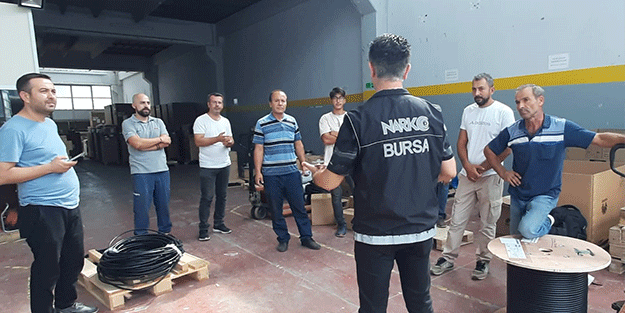 Bir anda sahneye çıktılar! Polisten konsere damga vuran anlar