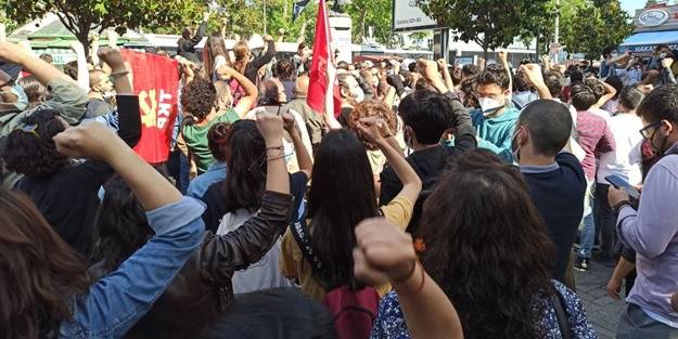 Bir avuç komünist meydana indi! 'Tarikatsiz düzen için buradayız'