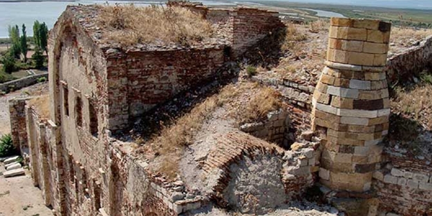 Bir Ayasofya daha cami oluyor