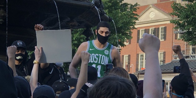 Bir beslemesi daha ABD'nin başına bela oldu! Bakın sokağa hangi örgüt indi