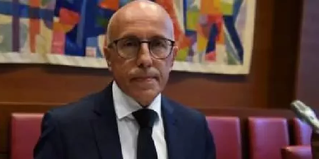 Bir bitmediler! Skandal çağrı: Başörtüsü yasaklansın