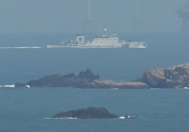 Bir bölgede daha savaş çanları! Abluka altına aldılar: 9 gemi 32 askeri uçak bölgede