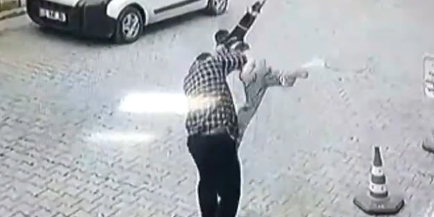 Yazıklar olsun! Bir çocuğa şiddet görüntüsü de Şanlıurfa'dan
