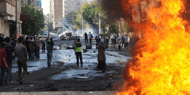 ‘Bir davayı anlamak için hikaye kitabına değil dava dosyasına bakmak gerekir’