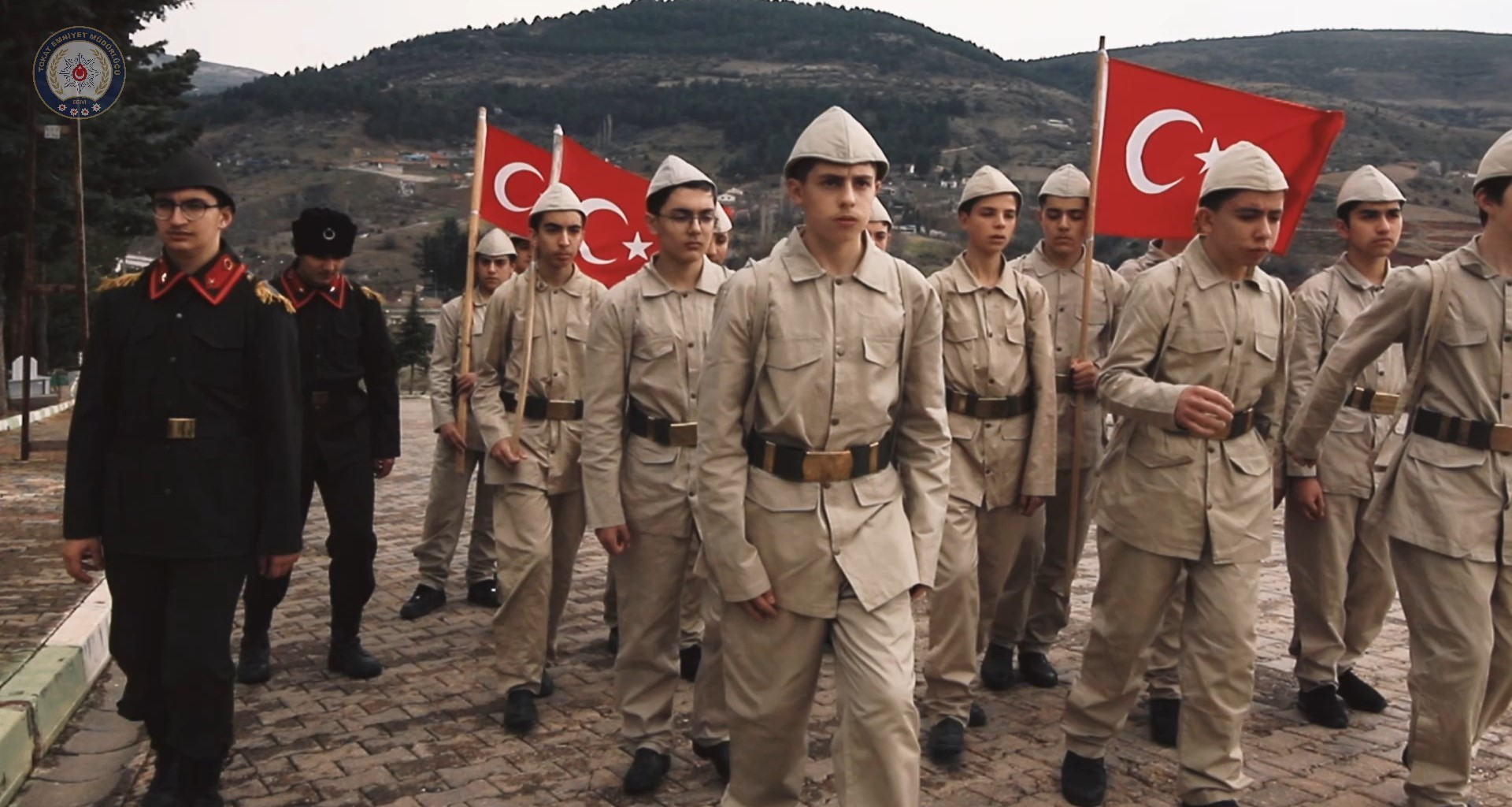 Bir de böyle dinleyin! Hey 15'li türküsüyle Tokat'ta Çanakkale ruhu canlandı!