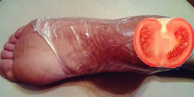 Bir dilim domatesi ayağınıza koyarsanız...