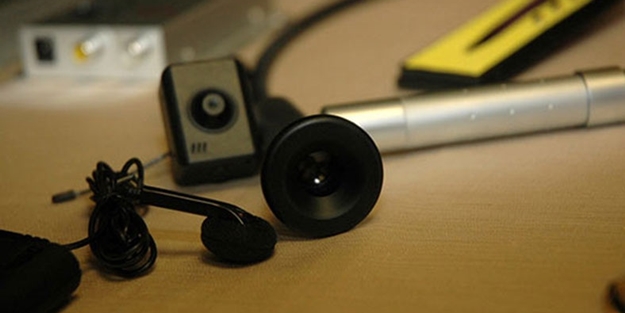 Bir dinleme skandalı daha ortaya çıktı!