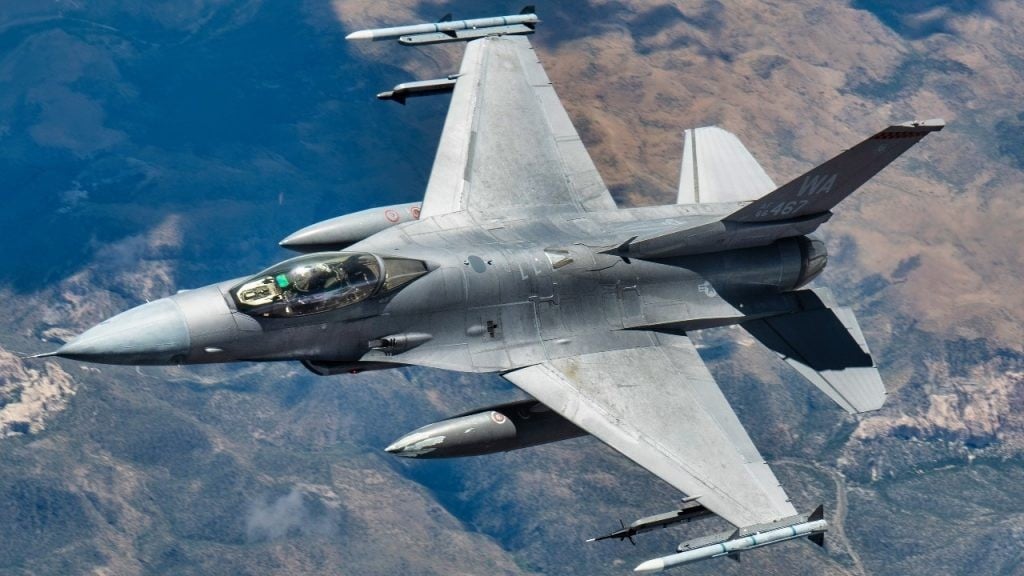 Bir F-16 uçağı daha düştü!