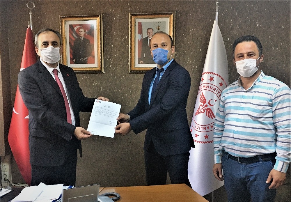 Bir firmadan Mersin’deki sağlık çalışanlarına 5 bin maske 