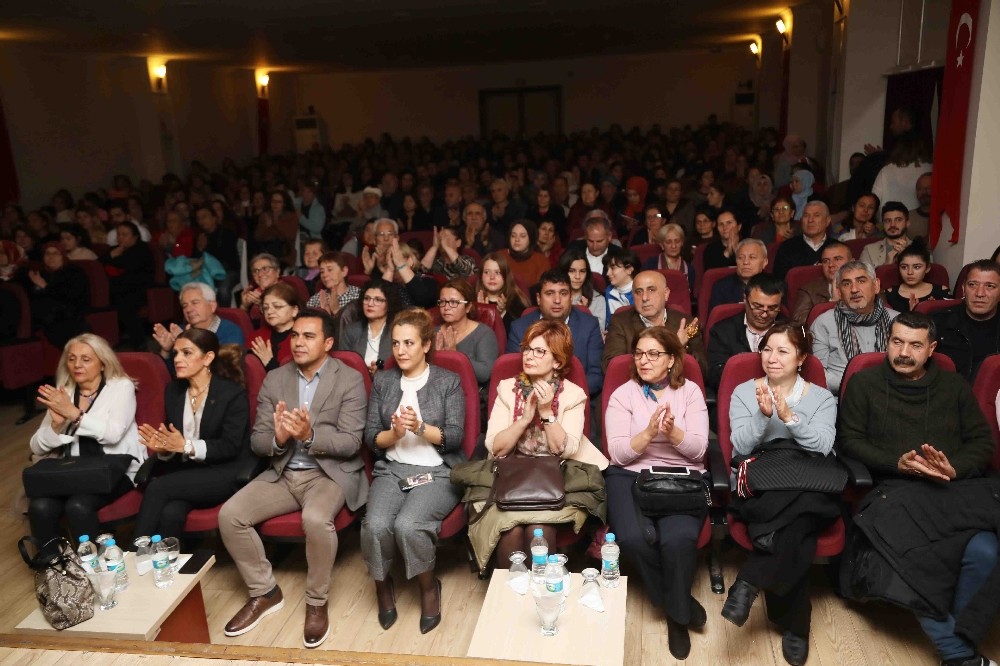 ’Bir Gidiş Hikayesi’ Bayraklı’da sahnelendi 