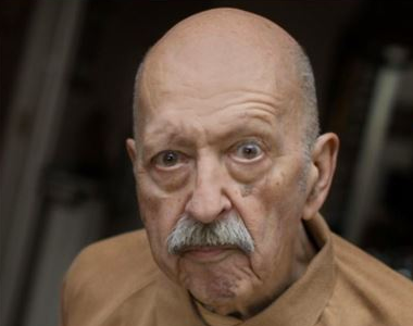 Bir gözün toprağa bakıyor, uğraştığın şeylere bak! Yazıklar olsun sana Ali Sirmen