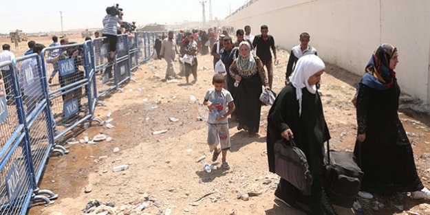 Bir grup Suriyeli daha Türkiye'ye girdi