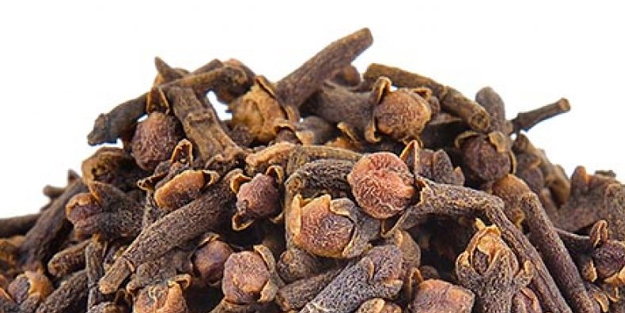 Bir hafta boyunca karanfilli su içerseniz bakın ne oluyor! Altın değerinde şok eden olay tarifin bazı faydası var