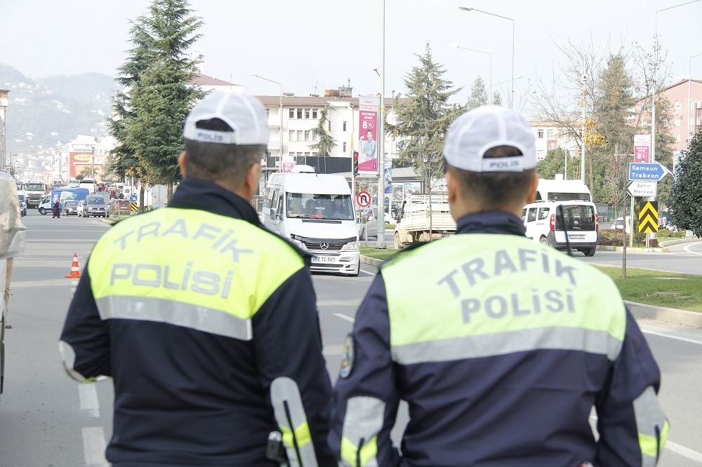 Bir haftada 725 sürücüye hız sınırı cezası 
