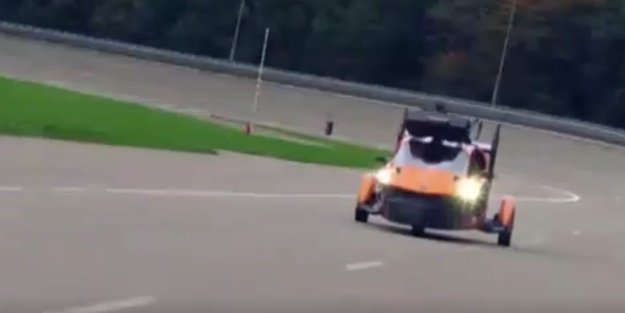 Bir hayal daha gerçek oldu! İşte dünyanın seri üretime geçen ilk uçan otomobili