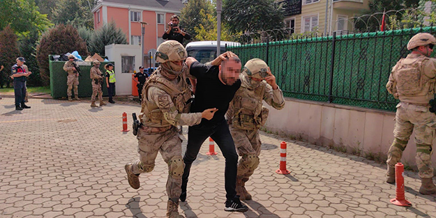 Bir ilçenin kabusu olmuşlardı! Terkinler çetesi üyeleri adliyeye böyle götürüldü