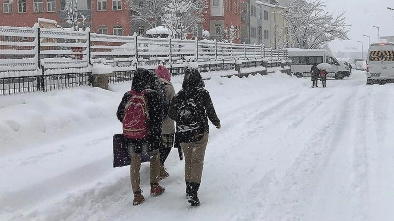 Bir ilde daha eğitime kar engeli