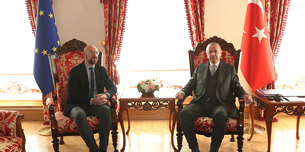 Bir ilk gerçekleşti! Erdoğan, o ismi Cumhurbaşkanlığı Ofisi'nde kabul etti