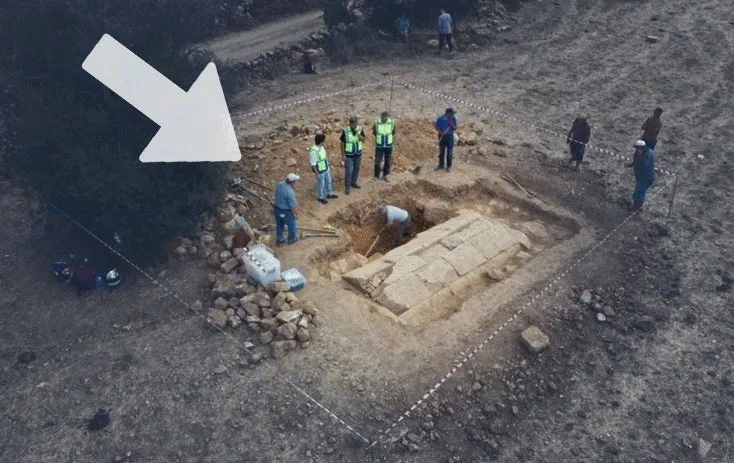 Bir ilk yaşandı! Çiftçinin tarlasından hazine fışkırdı