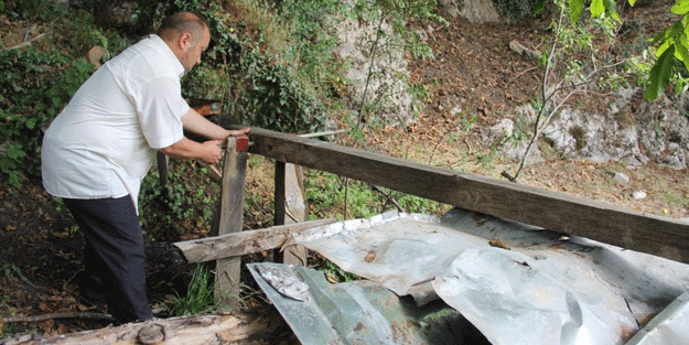 Bir Karadeniz klasiği: Kovanlarını ayılardan korumak için bakın ne yaptı