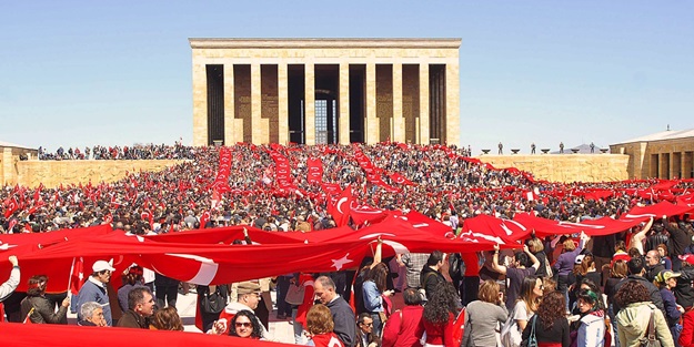 Bir karar verin artık, 30 Ağustos’ta mı tapuyu aldık, 24 Temmuz’da mı?