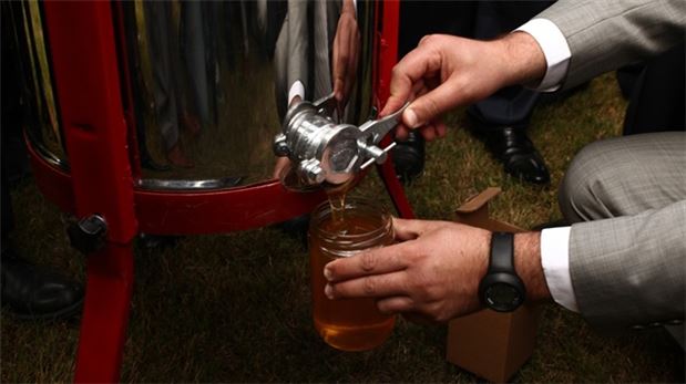 Bir kavanoz bal tam 11 bin lira