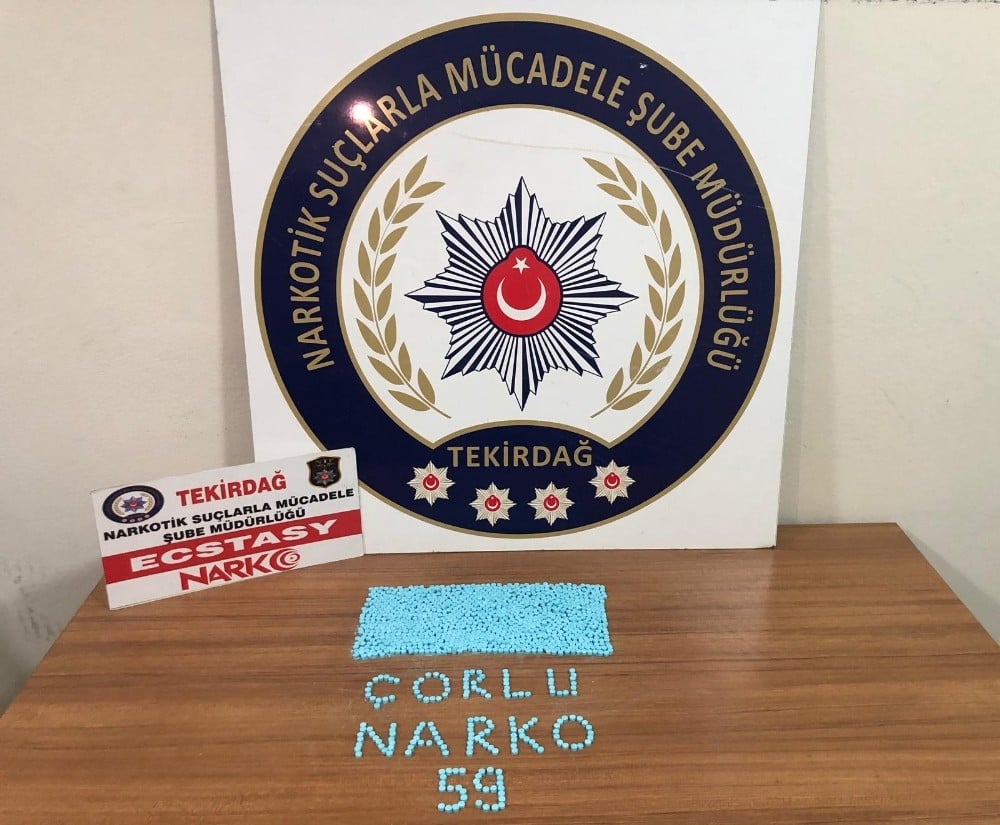 Bir kese uyuşturucu hap böyle bulundu 