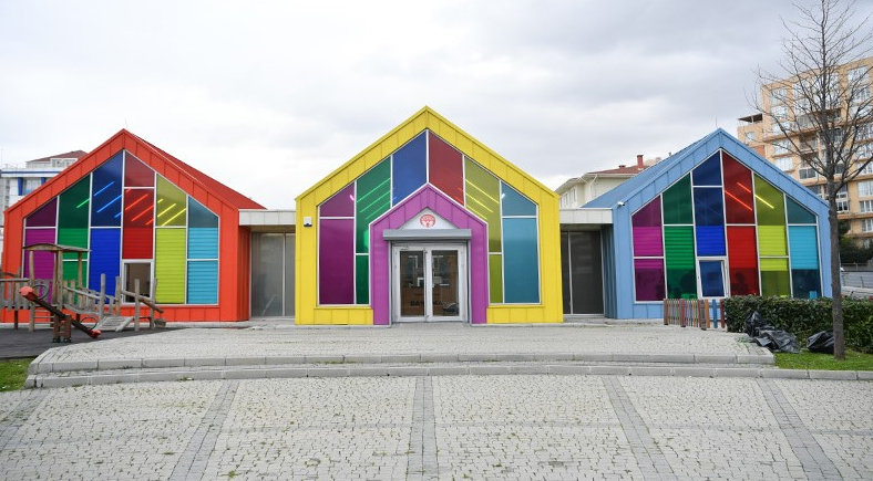 Bir Kreşe ‘Şarapçı’nın Adı mı Verilir? Viyana’daki Kent Lokantaları, Şaraplar ve İmamoğlu Bağlantısı!