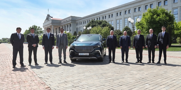 Bir lider daha TOGG'u teslim aldı... Cumhurbaşkanı Erdoğan'dan 