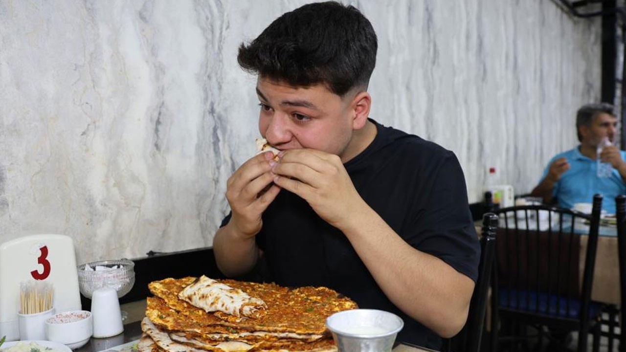 Bir oturuşta yediği lahmacun sayısı şaşırttı