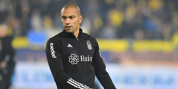 Bir resmi maça bile çıkmayan 40 yaşındaki isim ile nihayet yollar ayrıldı! Paralar nereye gidiyor işte...