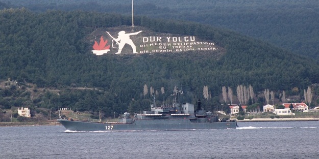 Bir Rus savaş gemisi daha boğazdan geçti