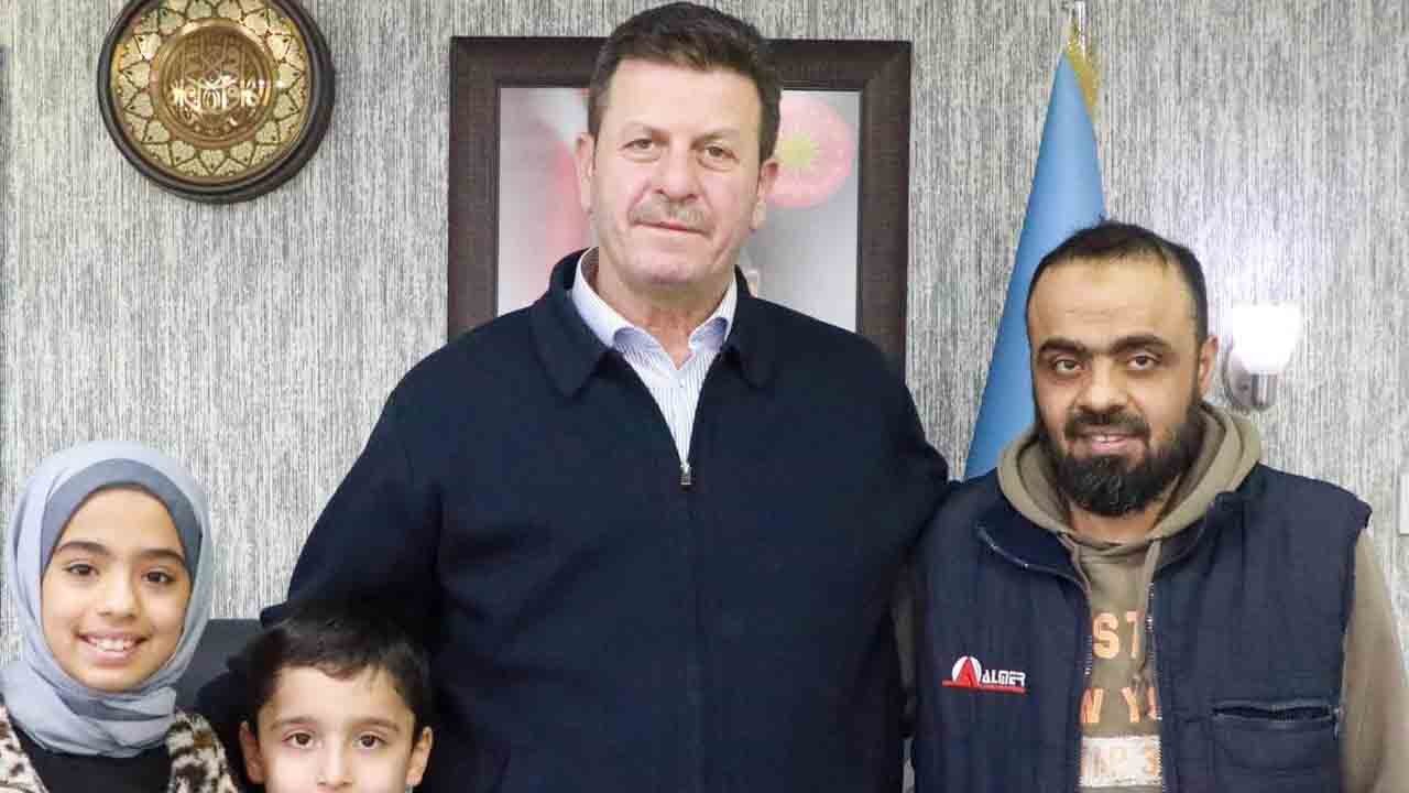 Bir Suriyeli aile daha güzel anılarla ülkesine döndü: Suriyeli ailenin duygulandıran vedası