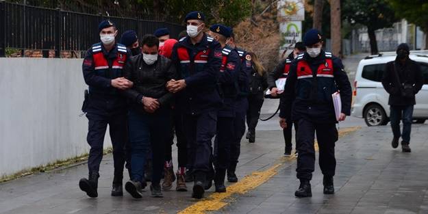 Bir taşla 3 kuş! Hırsızlık operasyonunda onlar da kıskıvrak yakalandı