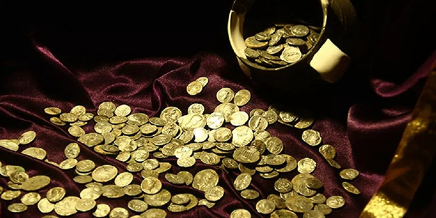Bir testi dolusu 'denarius' ve 'cistophor' bulundu