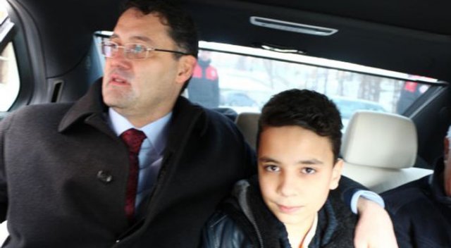 Bir tweet attı, kapısına makam aracı geldi!