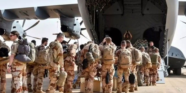 Bir ülke daha ABD'ye kapıyı gösterdi! Pılıyı pırtıyı toparlayıp gittiler