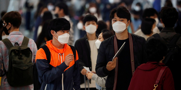 Bir ülke daha maske zorunluluğunu kaldırdı