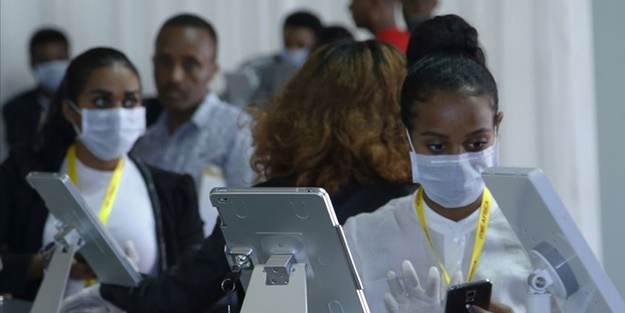 Bir ülkede daha koronavirüsten ilk ölüm gerçekleşti