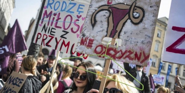 Bir ülkede daha kürtaj yasaklandı