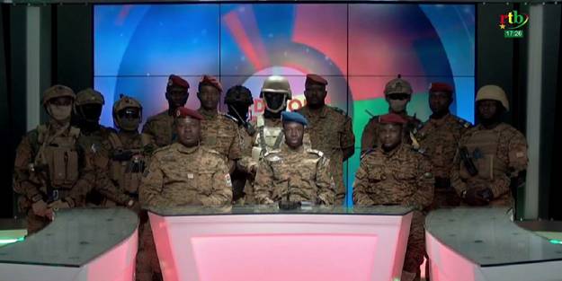 Bir ülkede darbe! Ordu yönetime el koydu