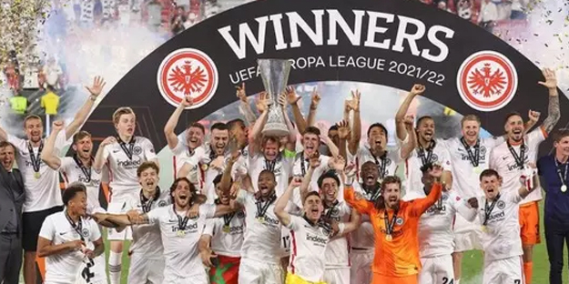 Bir ülkeden daha fazlası: Hep aynı senaryo: Bu ülkenin gurur kaynağı... Olympiakos, Sevilla, Eintracht Frankfurt...