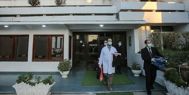 Bir ülkeden daha kötü haber geldi! İlk koronavirüs ölümü gerçekleşti