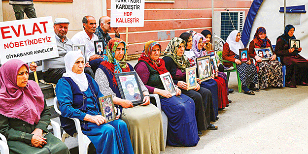 Bir yanımız yine yarım