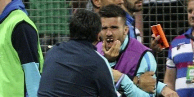 Bir yumrukla Yunan futbolcunun dişlerini döktü!