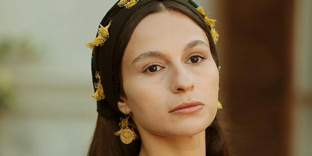 Bir Zamanlar Çukurova oyuncusu Selin Yeninci'den acı haber! Yoğun bakıma kaldırıldı