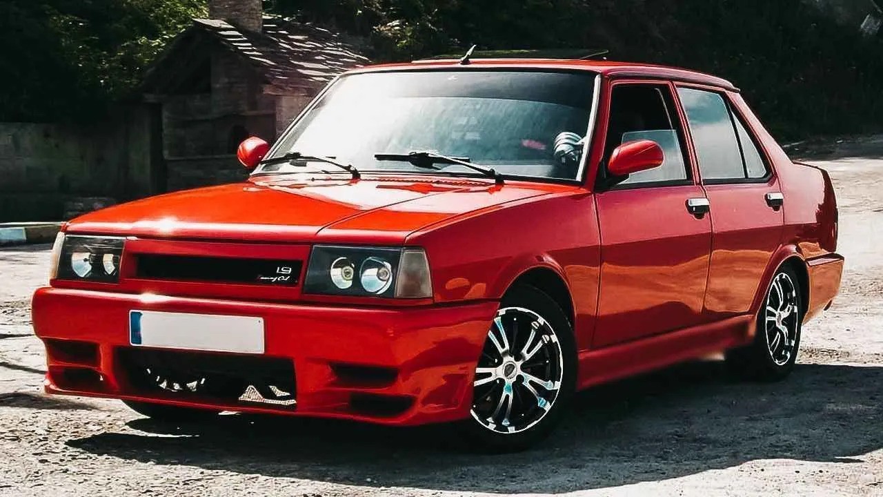 Bir zamanların efsanesi olan Tofaş Şahin yeniden satışa çıkıyor! 2024 model, cillop gibi! Fiyatı bakın ne kadar olacak